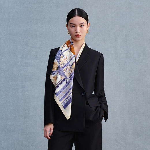 万事利“书香致远2”75厘米双面印花中方巾 商品图0