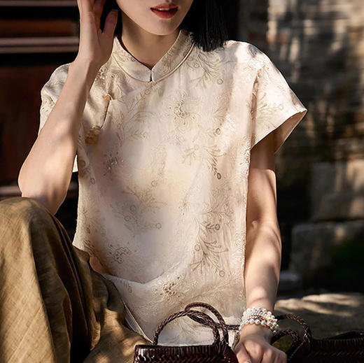新中式金丝线刺绣上衣 | 精致刺绣工艺，国风优雅气质。市场价300+特惠价89元抢【3-5天发货】 商品图4