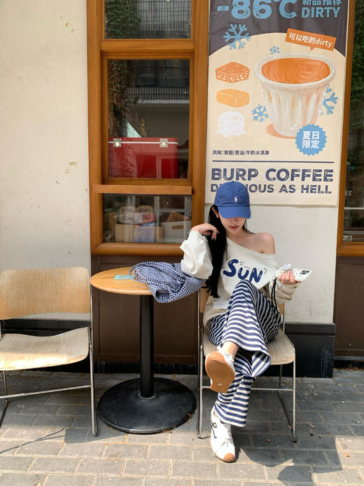 Read Nameless/独家Sun卫衣+七分条纹裤 2025/8/7 商品图3