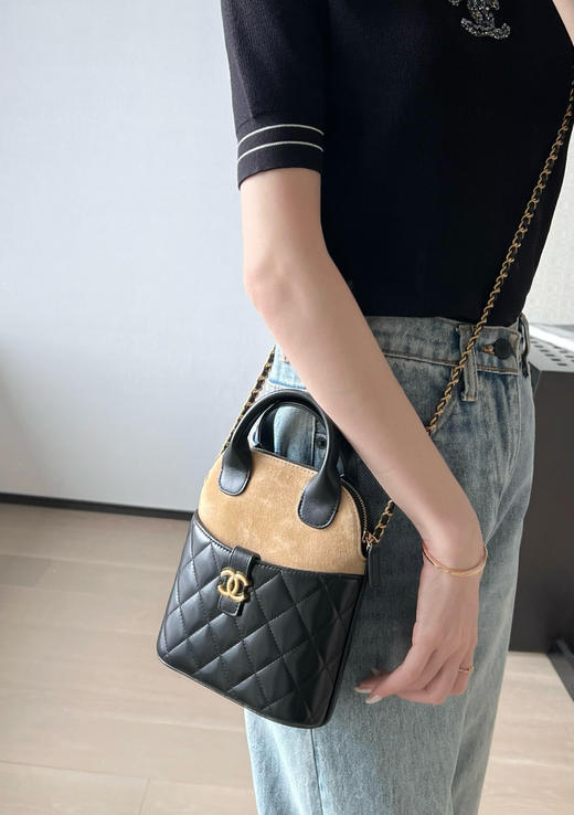 香奈儿 25A手工坊 竖款贝壳包 麂皮棕拼黑色（LZ） 商品图3