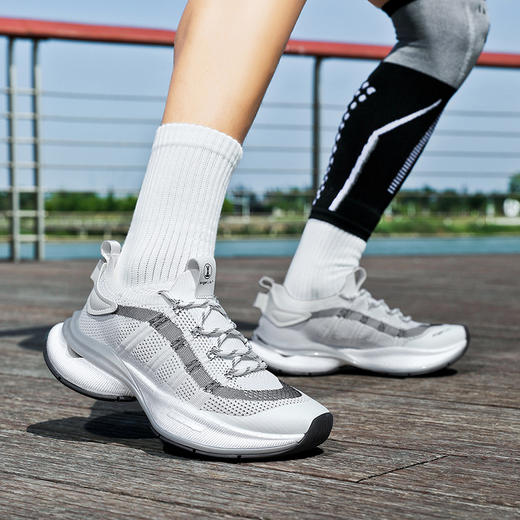 热卖中！！建议拍大一码！【奥特莱斯线下专柜有售】简届扶摇爆米花缓震运动老爹鞋（男女同款） 商品图10