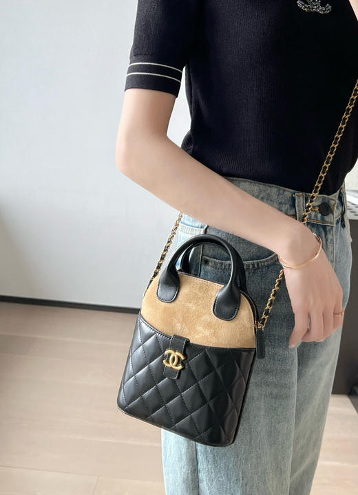 香奈儿 25A手工坊 竖款贝壳包 麂皮棕拼黑色（LZ） 商品图2