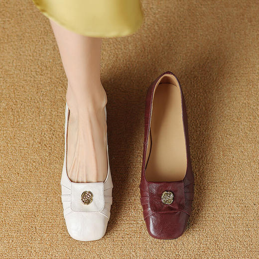 【预售5天】法式山茶花质感手抓软皮秋季粗中跟方头真软皮浅口单鞋女AJ&AJ9561 商品图1
