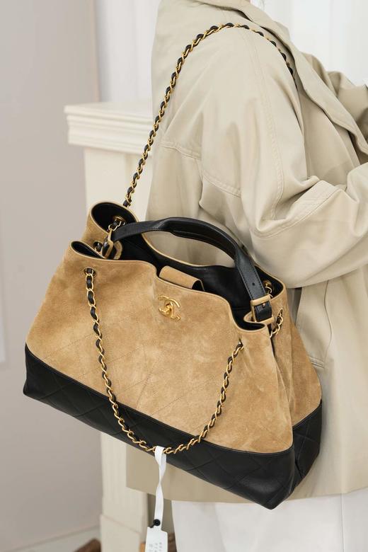 香奈儿  25A 高级手工坊 麂皮购物袋 大号（LZ） 商品图9