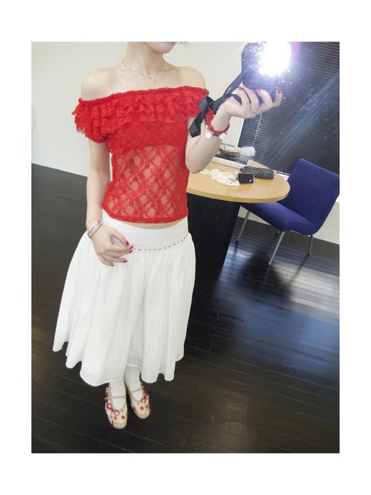 Kaiy Xiao 早秋系列 荷叶一字领蕾丝上衣 商品图3