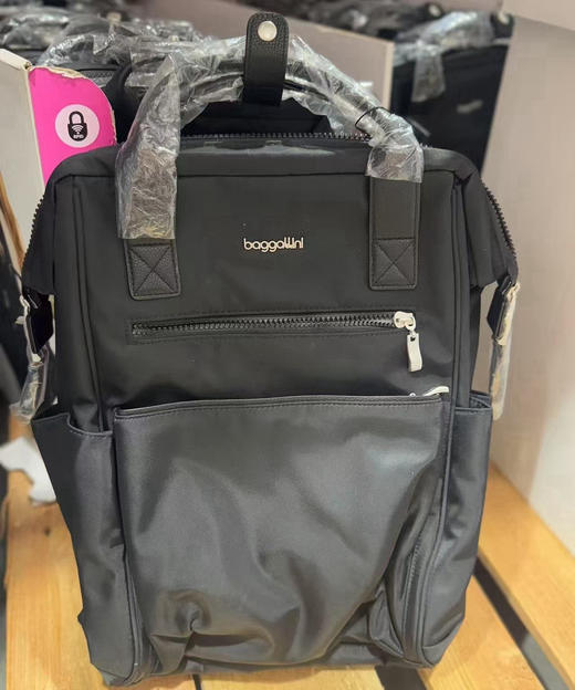 国内2千多[捂脸][捂脸]美国直邮只要420元给大家走一波，性价比超高的一款背包！Baggallini Soho 轻盈防盗双肩包｜时尚与功能兼备的都市出行之选（电脑平板位 商品图1