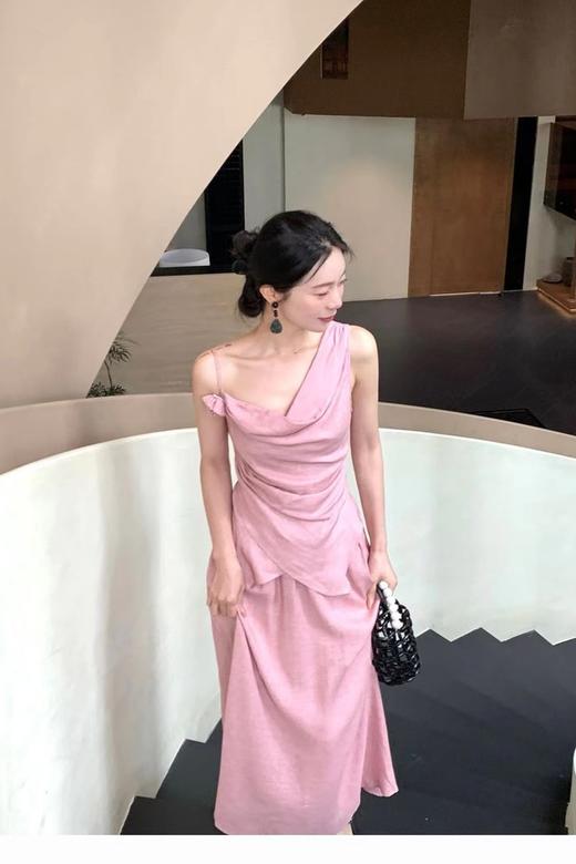 Stay2Weeks 温柔显瘦褶皱吊带套装裙 20854 商品图3