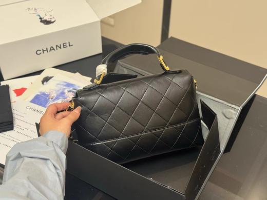 D080651可以斜挎也可以单肩背噢黑金口盖公文包 商品图7