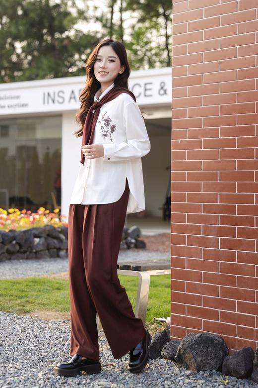 现货 臣禾	【艺术家两件套】针织披肩+印花衬衫套装	JZ253040175 商品图6