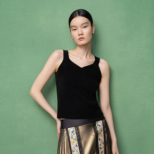 【林栖设计小店】生活在左针织背心优雅百搭修身2025秋季V领上衣女1953021 商品图0