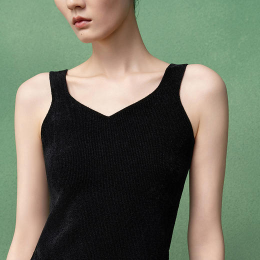 【林栖设计小店】生活在左针织背心优雅百搭修身2025秋季V领上衣女1953021 商品图4