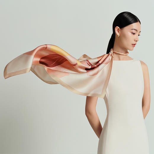 万事利“兰香语”88厘米双面印花大方巾 商品图1