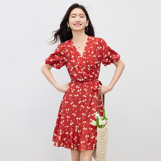 【周四狂欢价】熙世界2025年夏季新款复古黑色碎花连衣裙女高级感V领法式茶歇裙 商品图4