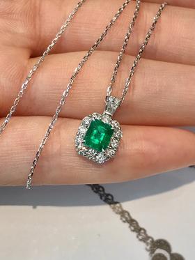 0.89ct刻面祖母绿吊坠