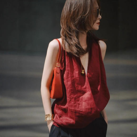 MZ18885法式别致绝美上衣夏气质时髦洋气高级感轻奢减龄红色无袖亚麻衬衫 商品图0