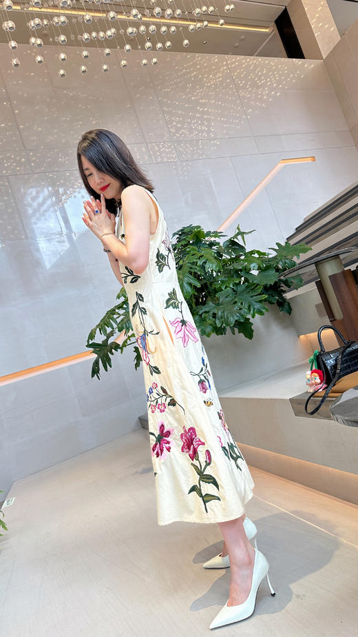 Westory2025年秋季极简尖头高跟软牛皮通勤百搭V口单鞋W25CE76201 商品图10