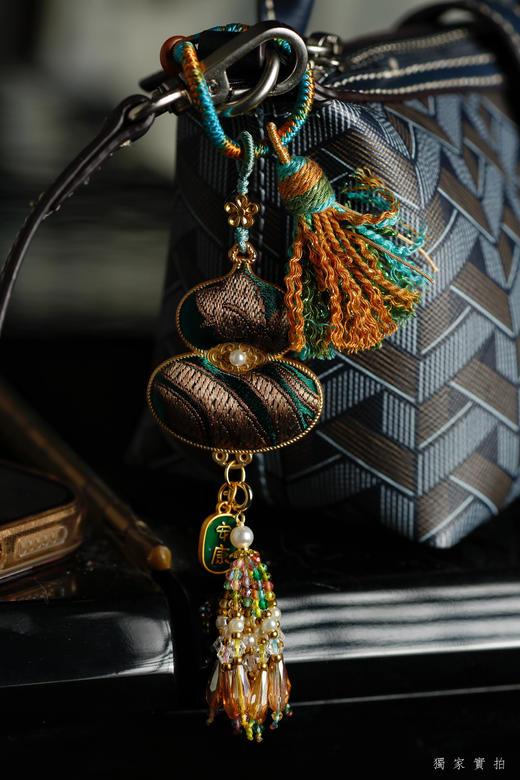 点击购买！【非遗宋锦双面刺绣葫芦挂件】 商品图9