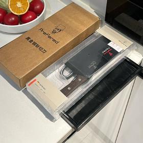 【prefered黑金钢斩切刀】优质钢材，采用5cr15mov钢材冷锻至58度,刀身一体成型，稳固耐用前切后斩，两用设计,采用欧标喷漆工艺，对人体无副作用，食品级接触经过第三方检测各项指标均合格.