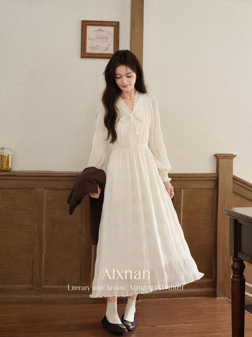 鹿向南「褐屿风吟」棕色长袖V领针织衫秋新款百搭通勤短款开衫女 商品图4