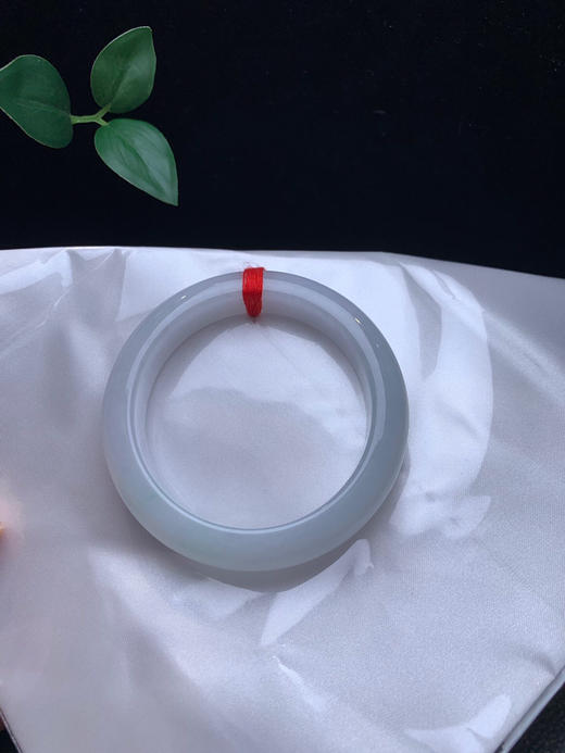 620685，53.5 白月光手镯 ，清新白底色，底妆均匀细腻，清清爽爽 商品图4