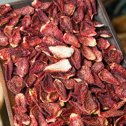 本味草莓干#酸甜软糯有嚼劲，11斤鲜莓出1斤果干，原果对切，配料干净，花青素满满~ 商品图4