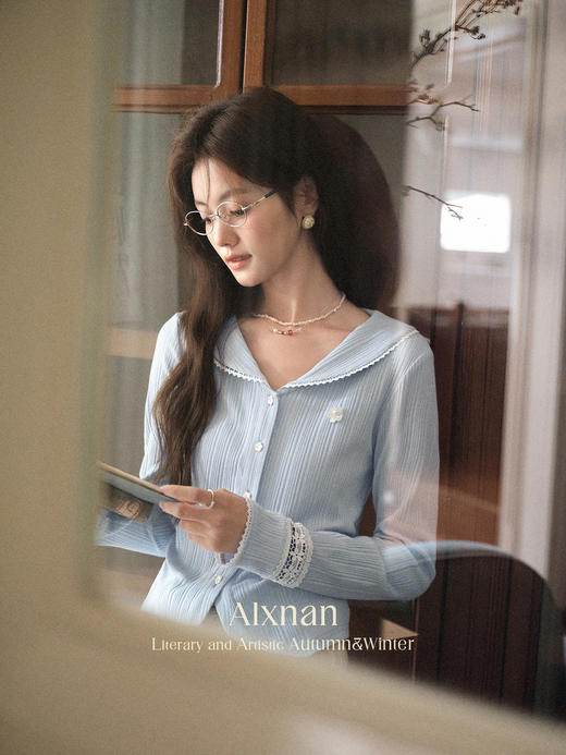 【6折秒杀】鹿向南「秋日蓝调」蓝色娃娃领长袖T恤女秋季显瘦针织衫开衫上衣L56993 商品图0