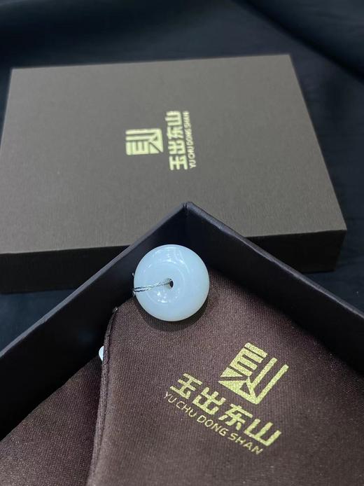 【于田产和田玉羊脂白平安扣】编号D48358/18# /5.7克，出证书，发货1~五天，48小时鉴赏期 商品图0