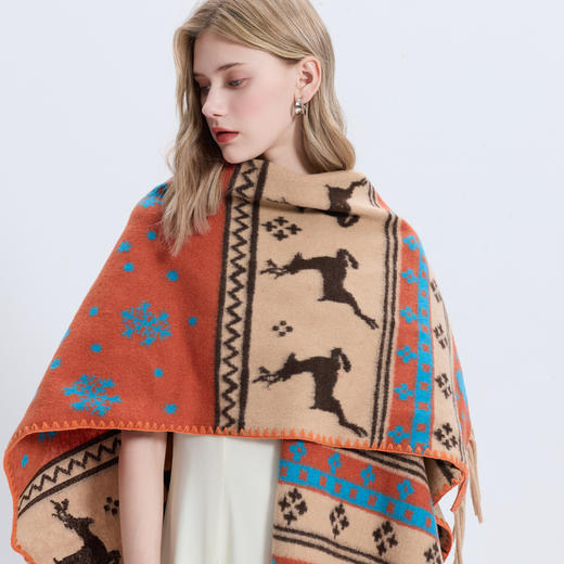 三彩2025新款游牧民族风小鹿提花波西米亚外搭针织披肩流苏 商品图4