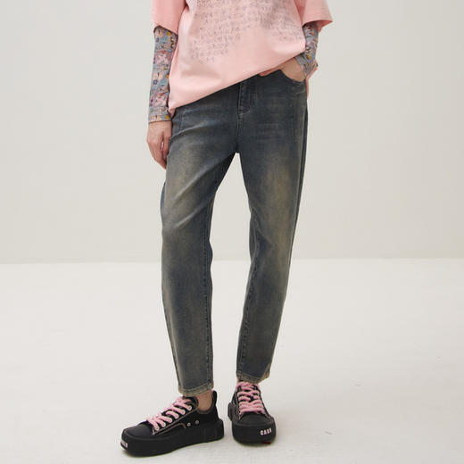 谜底牛仔裤女2025秋季新品复古洗水宽松蝴蝶绣花九分裤253MK1086 商品图1