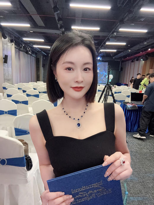 【梁小姐彩宝】收藏！18K金缅甸绝地武士尖晶石 红色满钻花朵设计gao定钻石戒指3.15克拉(3-5天左右） 商品图5