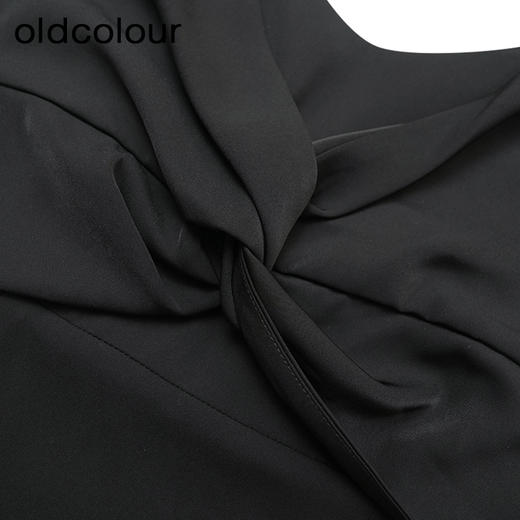 oldcolour夏季新品黑色扭结时尚修身显瘦气质吊带连衣裙女DP21104786 商品图3