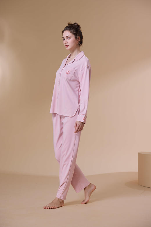 【109元限时秒杀】【秀黛】女翻领草莓绣花长袖套装女士棉质睡衣家居服S3551009T【门店同款】 商品图6