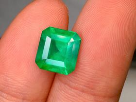 2.6ct刻面祖母绿裸石