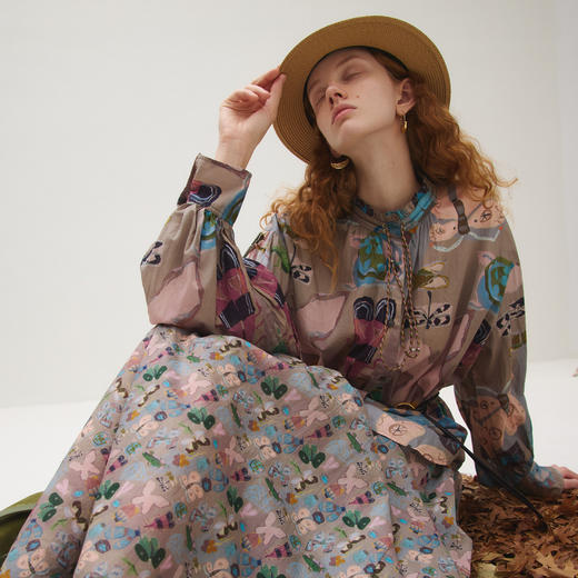 谜底衬衣长袖女2025秋新品复古原创印花立领灯笼袖衬衫253MC1058 商品图1