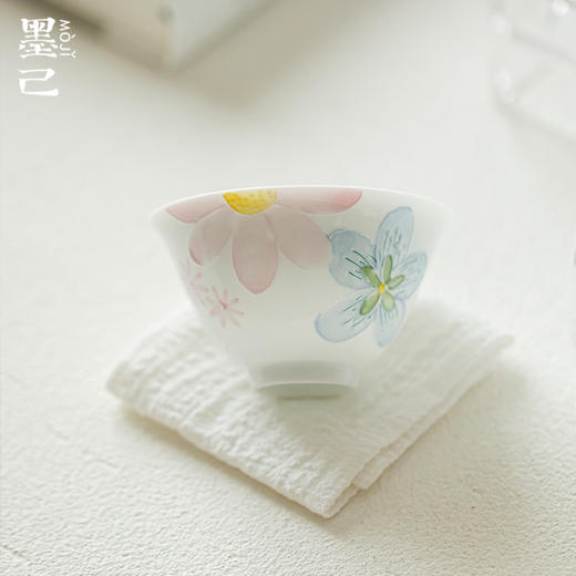 束刻/有田烧/花硕满目/圆逸杯/白瓷手绘花朵小茶杯陶瓷有田烧品茗杯功夫茶具家用茶室喝茶杯 商品图1