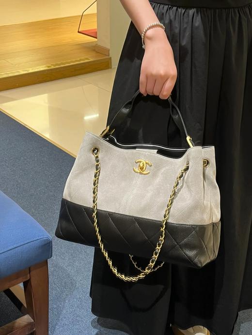 香奈儿  25A手工坊 横款购物包麂皮纹灰色（LZ） 商品图10
