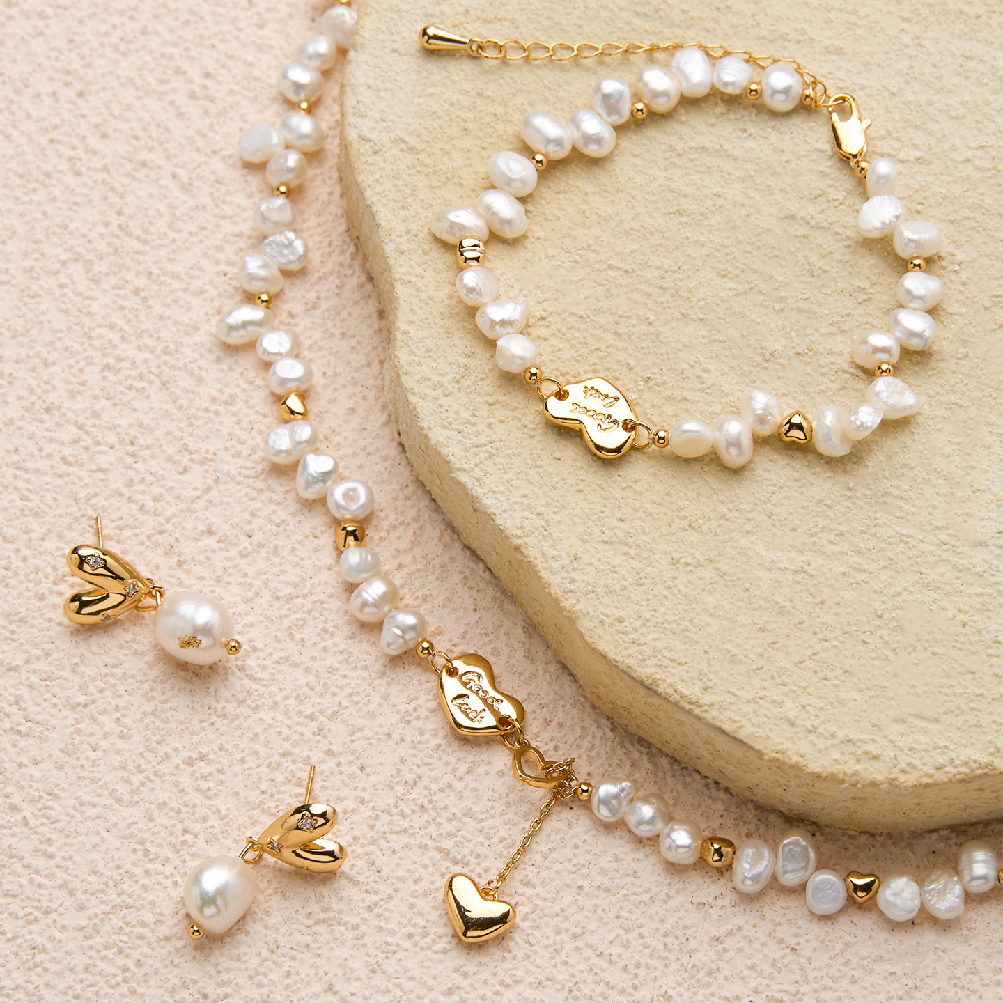 Manreya玛芮雅“逐光心影”淡水珍珠系列丨珍珠耳钉、项链、手链