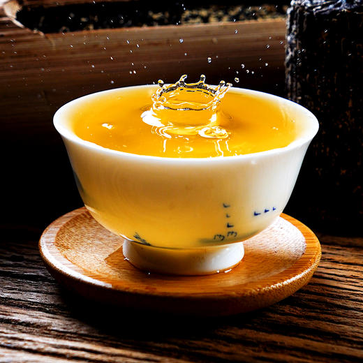 10月8日晚20点【老曼峨竹筒茶】2018年头春头采岩老亲制普洱生茶收藏送礼佳选补贴价放送300g/筒 商品图5