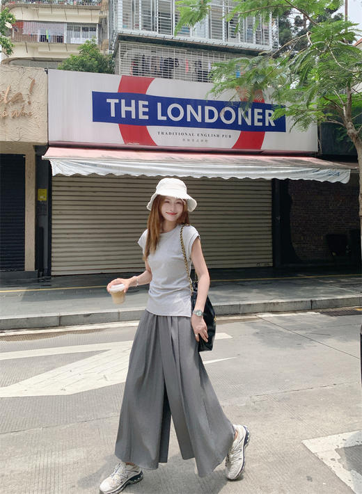 <曾小咸推荐>现货秒杀！卖完不补 ！微信打折价！韩系不规则修身短袖 日常89.99 立减40 秒杀49.99！ 商品图9