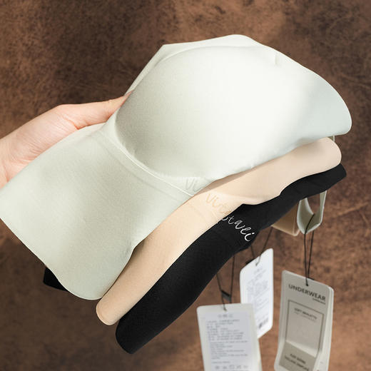 官网690！光面无痕裸感百搭打底吊带背心 固定一体式带胸垫文胸内衣可外穿 商品图3