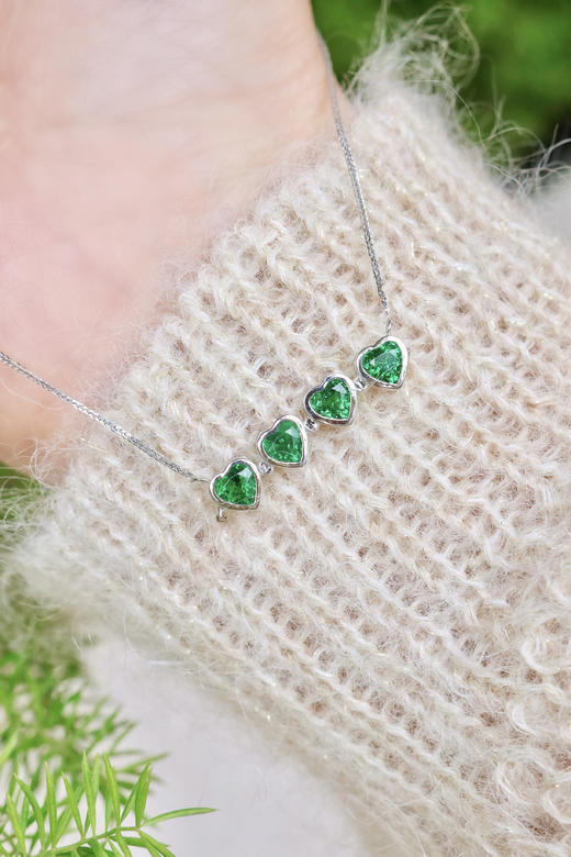 【梁小姐彩宝】两戴款！18K金肯尼亚卡扎尼绿沙弗莱幸运四叶草爱心项链1.50克拉(3-5天左右) 商品图8