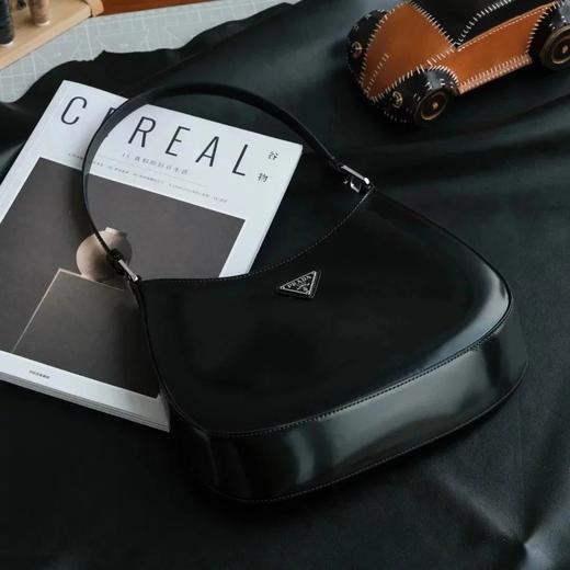 普拉达 Cleo 春夏腋下包（MM） 商品图1