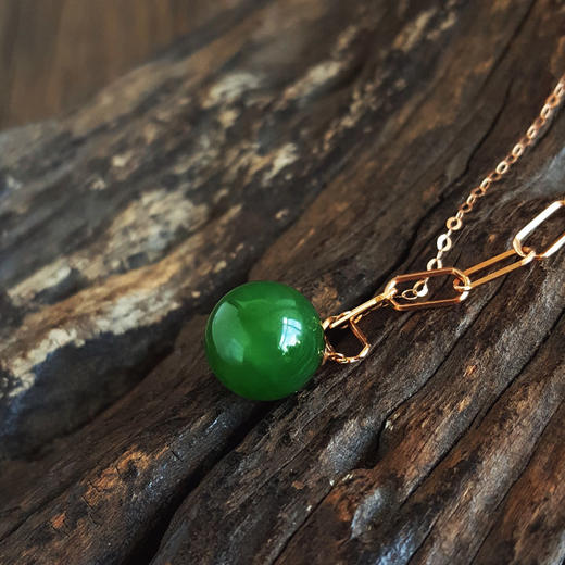 【天然正品】AU750玫瑰金镶天然细腻菠菜绿无黑点约9.7MM碧玉吊坠项链9.7MM（皆取最大值）链长：45CM（长度可调节）女士现售价：1380特价！310325AH73 商品图4