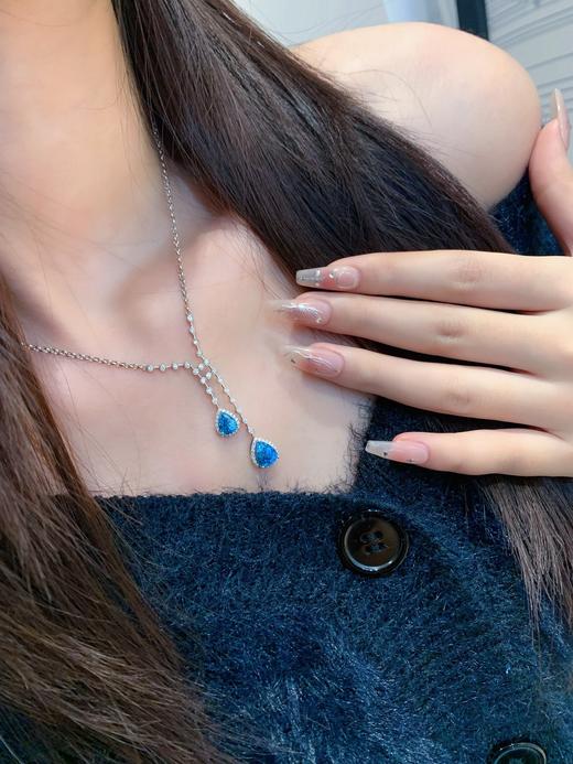 【梁小姐彩宝】18K金柬埔寨豪华版蓝色风信子锆石双石项链6.52克拉(3-5天左右) 商品图0