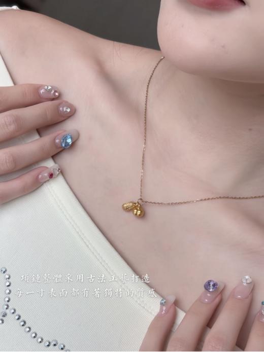 😘【香港周六福黄金钻石首饰集团】足金内嵌足银好柿發生吊坠🔥（附赠K金项链） 👍被问爆的开运终于挖到了！ 商品图4