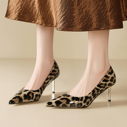 【预售7天】欧美时尚性感高跟鞋女细跟春秋季新款浅口豹纹尖头单鞋女HY&M1117-1 商品图0