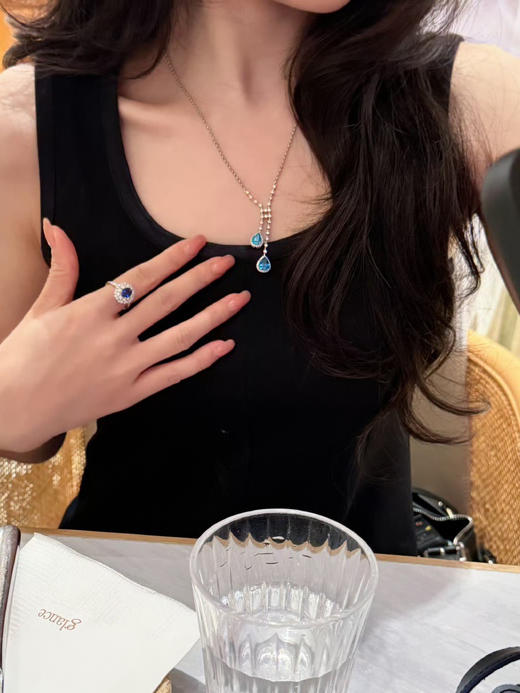 【梁小姐彩宝】18K金柬埔寨豪华版蓝色风信子锆石双石项链6.52克拉(3-5天左右) 商品图3