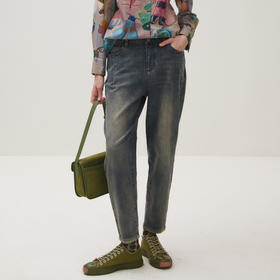 谜底牛仔裤女2025秋季新品复古洗水宽松蝴蝶绣花九分裤253MK1086