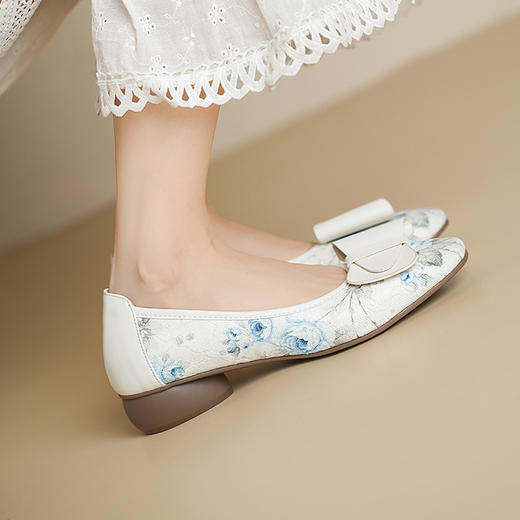 【预售5天】气质圆头低粗跟蝴蝶结浅口一脚蹬单鞋女新款秋季蓝色紫色ALS&2583 商品图2