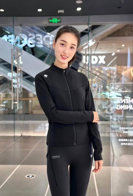 点此购买 迪桑特春秋季训练运动女士空气层运动上衣外套 qk 326401 商品图8